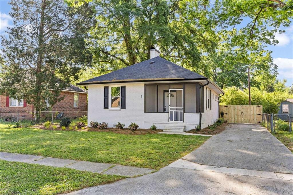 3 NE Hickory Street