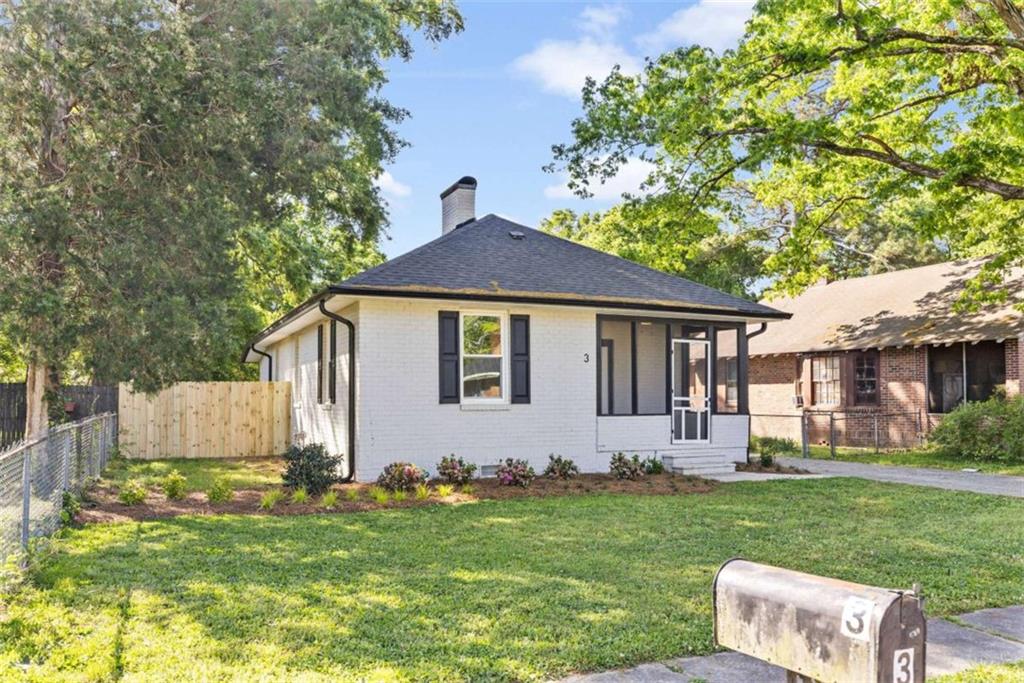3 NE Hickory Street