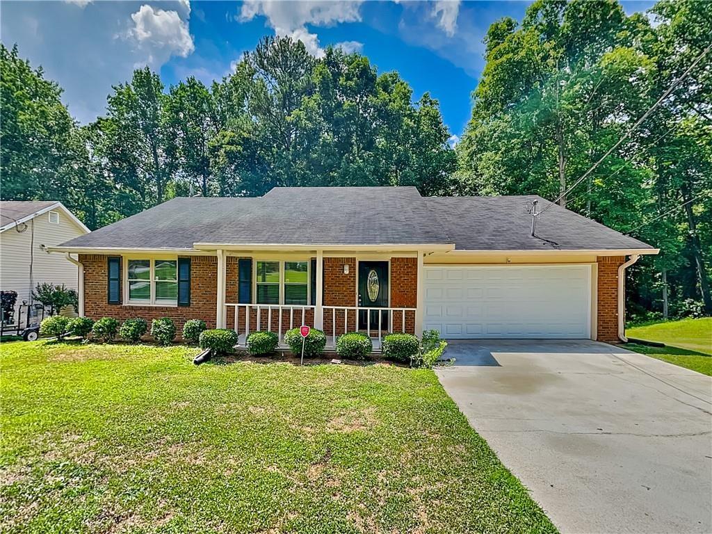 Gorgeous 3 bed 2 bath brick front home with a 2-car garage in a cul-de-sac. Upon entering you will be greeted by the stunning flooring and well-maintained walls. The eat-in kitchen boasts stainless-steel appliances, stone countertops, updated white cabinetry, and ample cabinet/counter space. Entertain guests in the spacious living room by the fireplace or outside on either the screened-in porch or on the wooden deck overlooking the large backyard. The primary bedroom has its own private bathroom with an updated vanity and a tub/shower combo. This home also provides 2 additional nicely sized bedrooms and another full bathroom. Don't miss out on this home and enjoy the leisurely suburban lifestyle!
This property is eligible for deposit alternative coverage in lieu of a security deposit. Eligibility requirements apply. For details and enrollment, please contact our leasing team and enjoy a deposit-free renting experience!
Specialized Property Management residents are enrolled in the Resident Benefits Package (RBP) for $42.00/month which includes tenant legal liability insurance, HVAC air filter delivery (for applicable properties), credit reporting, renter rewards program, and much more!