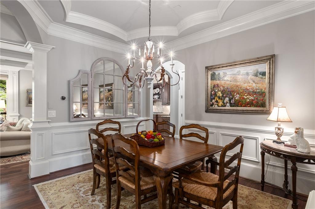 320 Wisteria Circle, Roswell, Georgia image 9