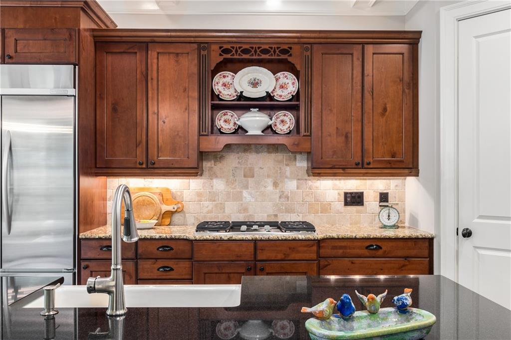 320 Wisteria Circle, Roswell, Georgia image 16