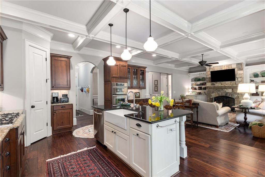 320 Wisteria Circle, Roswell, Georgia image 18