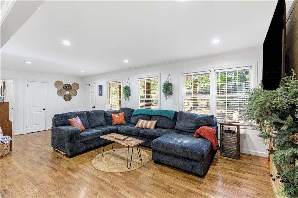 7 Thrushwood Road NE