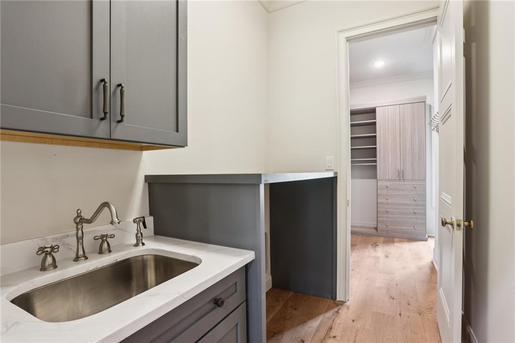 OAKTON - Residential