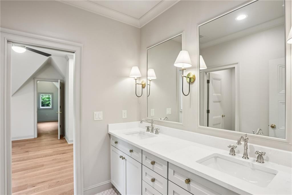 OAKTON - Residential