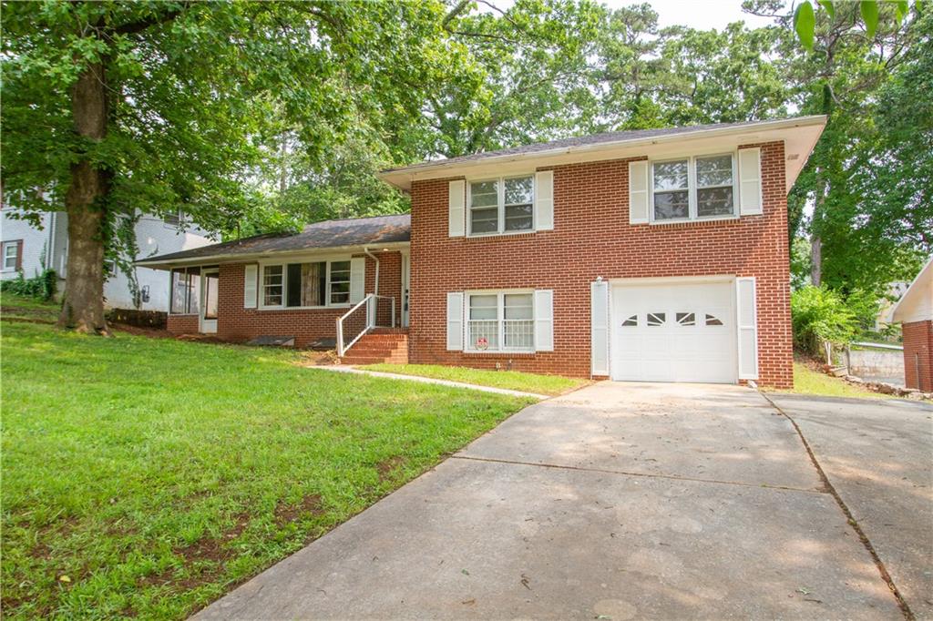 1558 BOULDERWOODS Drive SE