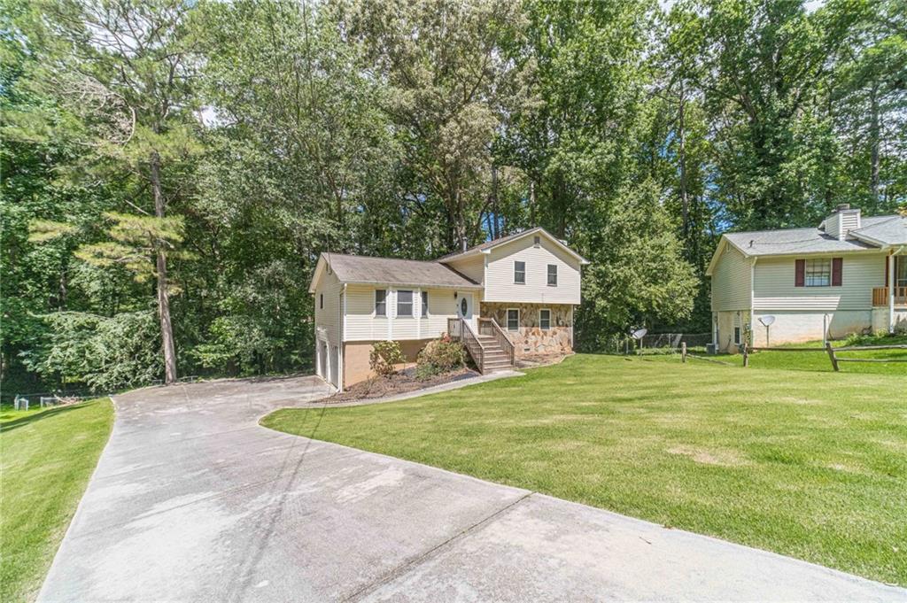 2645 Holly Berry Trail