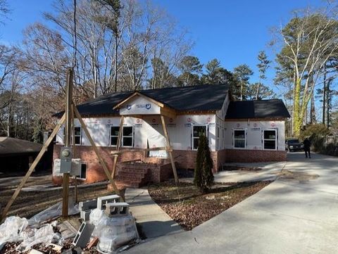 2515 Hogan Road East Point GA 30344
