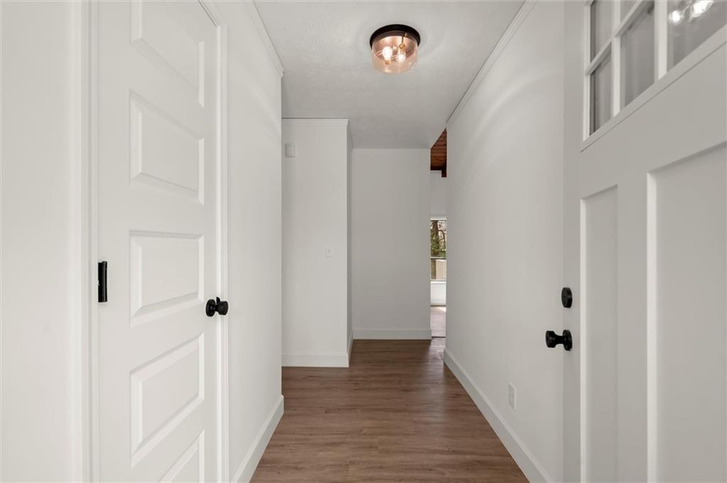 3510 Holliglen Drive, Marietta, Georgia image 3