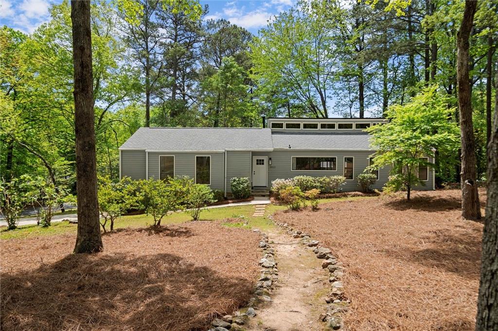 3510 Holliglen Drive, Marietta, Georgia image 1