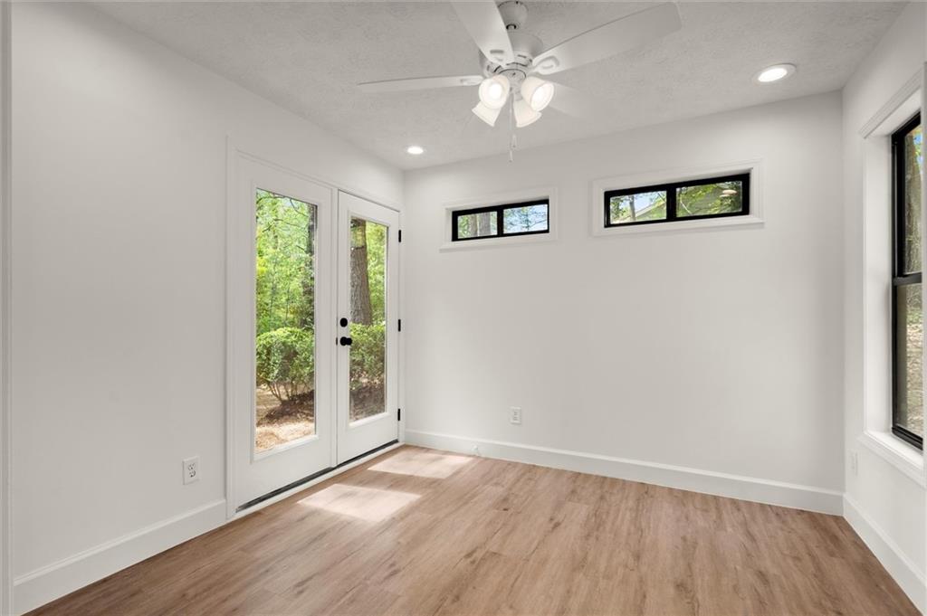 3510 Holliglen Drive, Marietta, Georgia image 12