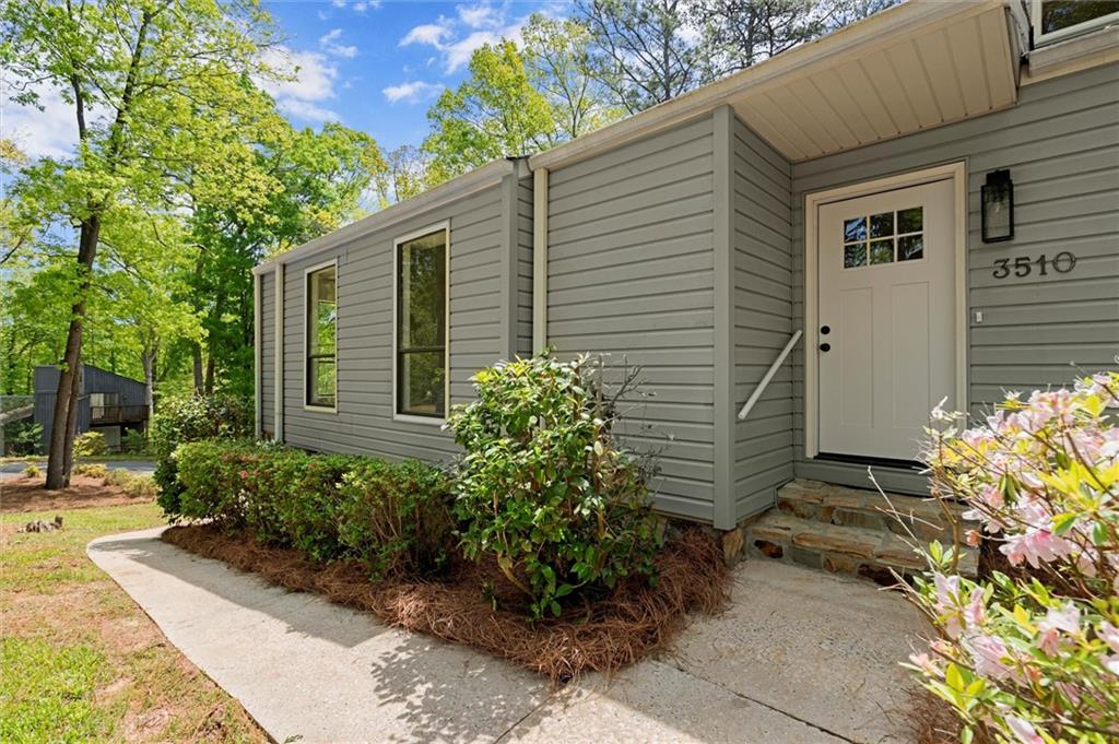 3510 Holliglen Drive, Marietta, Georgia image 2
