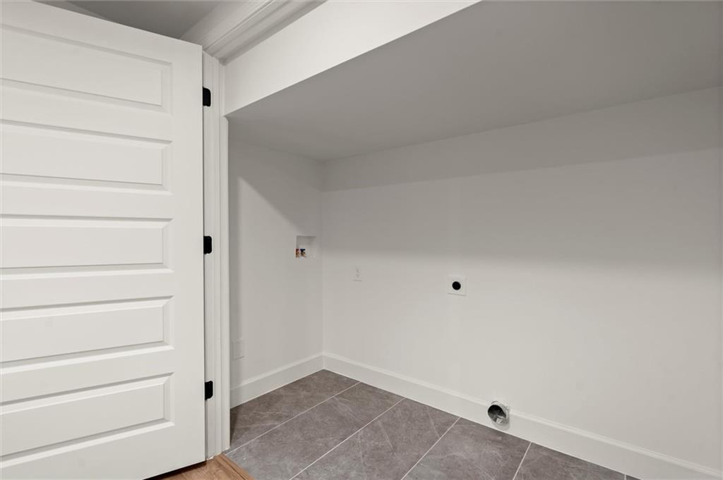 3510 Holliglen Drive, Marietta, Georgia image 27