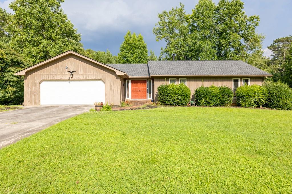 Charming Ranch with Finished Basement in Sought-After Walton High School District!
Welcome to this beautifully updated ranch home located in the desirable Willow Point swim/tennis community! Nestled in the heart of East Cobb and just minutes from the Roswell border, this home offers the perfect blend of comfort, convenience, and lifestyle.
Boasting 3 spacious bedrooms, 2 full bathrooms, and a half bath, this light-filled home features hardwood floors, stainless steel appliances, new light fixtures, and has been freshly painted throughout. The finished basement provides additional living space and includes a walk-out to the private backyard—ideal for entertaining or relaxing outdoors.
Enjoy access to neighborhood amenities and the nearby Chattahoochee River trails and Roswell Boardwalk, perfect for biking, running, or walking. This home is also conveniently located close to top-rated schools, parks, shopping, dining, and all that East Cobb has to offer.