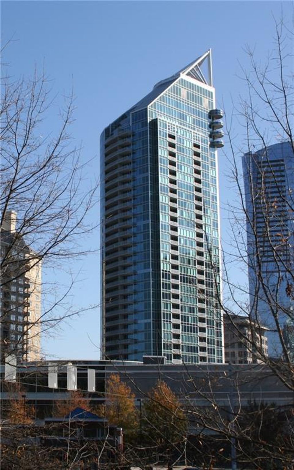 listing image 0