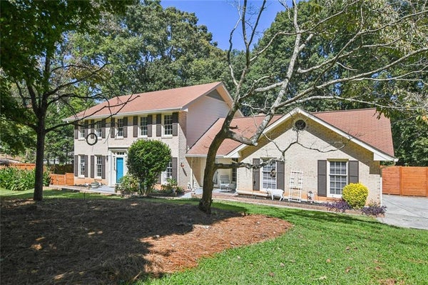2209 MOUNTAIN CREEK DR, STONE MOUNTAIN, GA 30087 - Image d4bdf960a3140f3924626a4b558d8b7a/2000471797