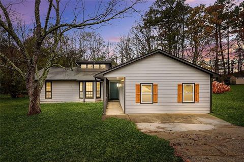 Homes For Sale - 9573 Briar Creek Court<br/> Jonesboro, GA 30238