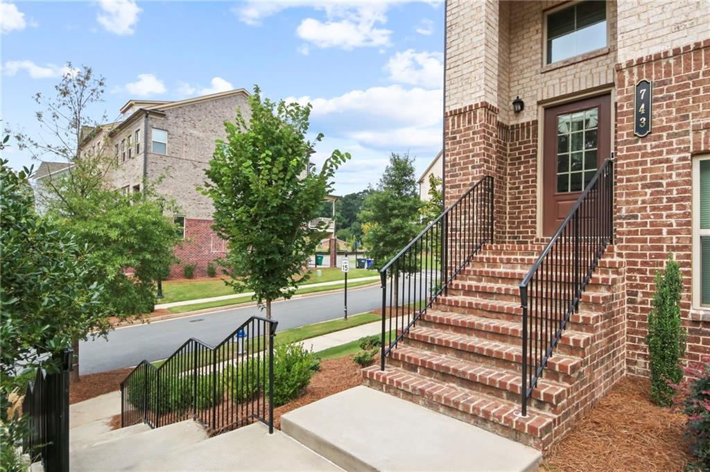 743 Brecklin ln