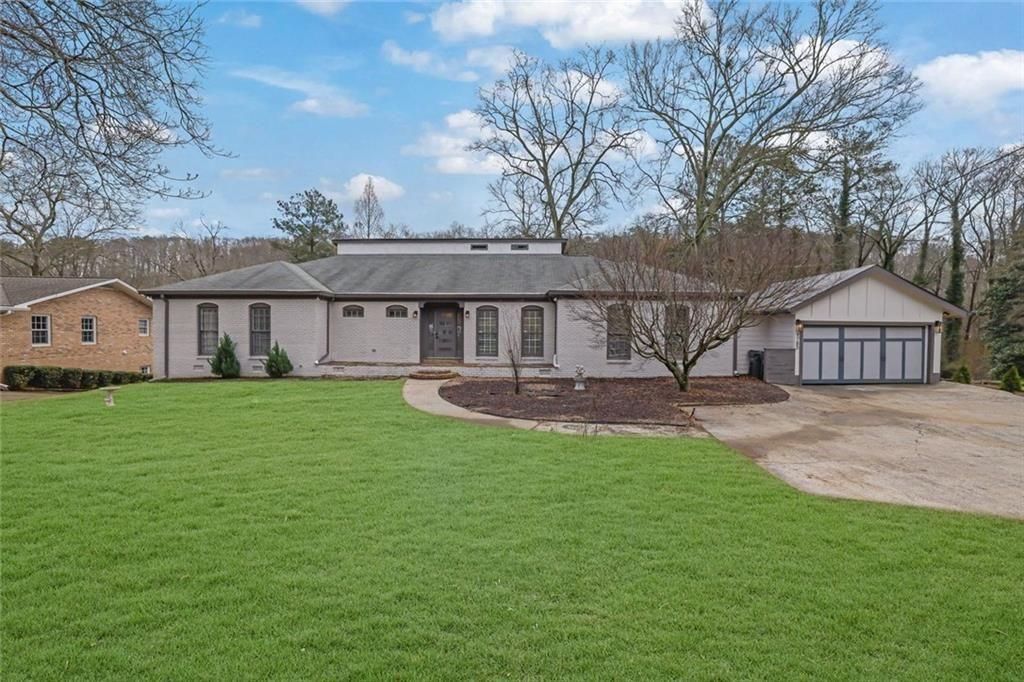 Photo of 9785 La View Circle, Roswell, GA 30075 (MLS # 7727825)