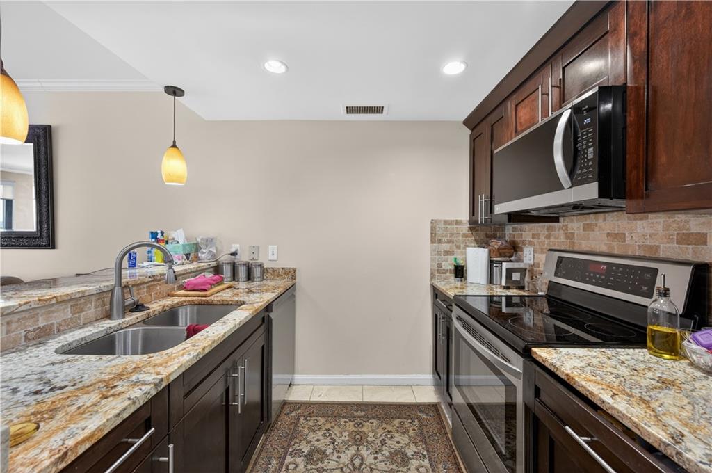 3481 Lakeside Drive NE 2706