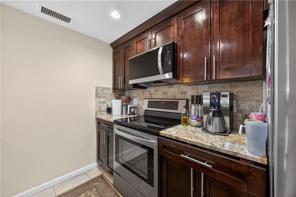 3481 Lakeside Drive NE 2706