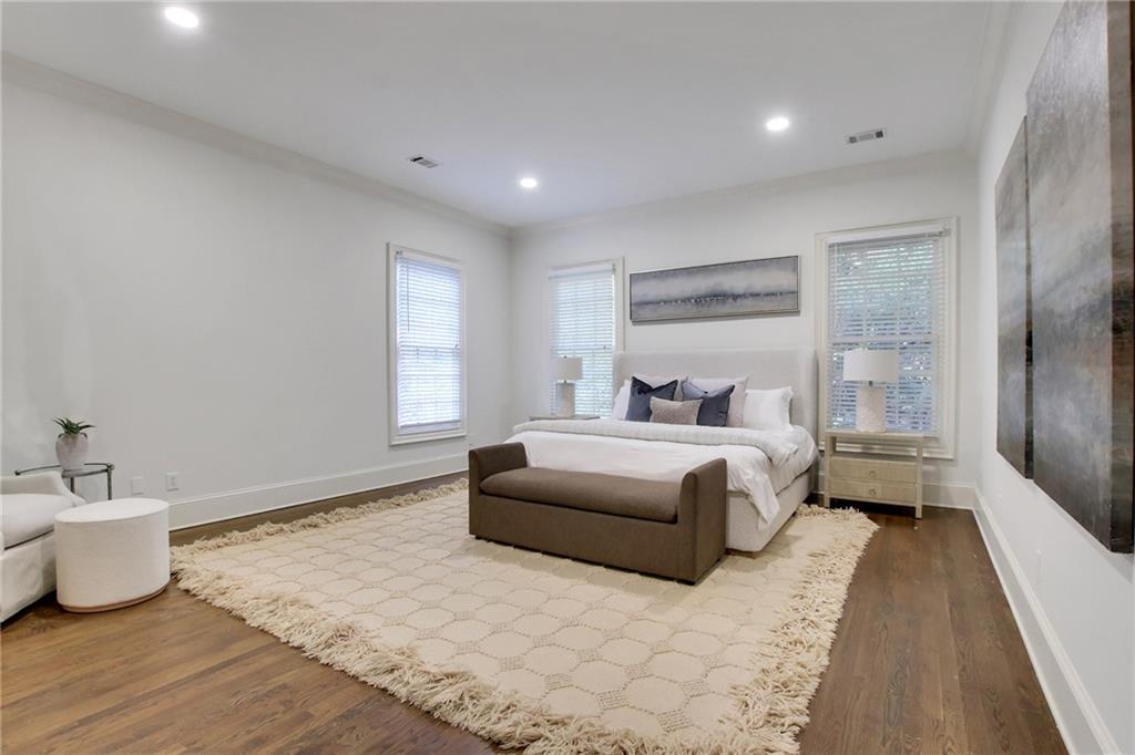 12 Old Paces Place NW