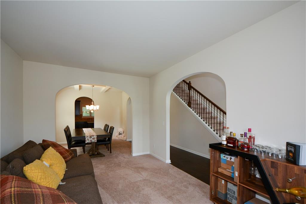 6816 Diamond Drive, Rex, Georgia image 4