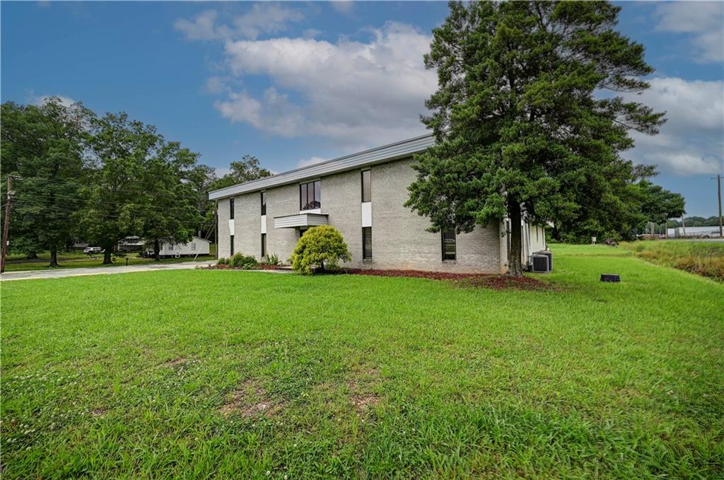 1270 Dews Pond Road