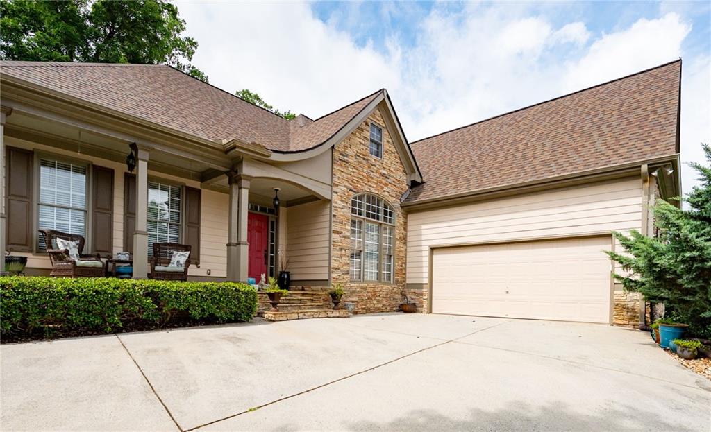 1976 Hedge Brooke Trail NW