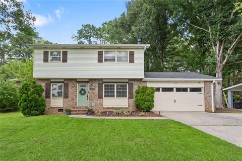 Homes For Sale - 2161 Powers Ferry Drive<br/> Cobb County, Marietta, GA 30067