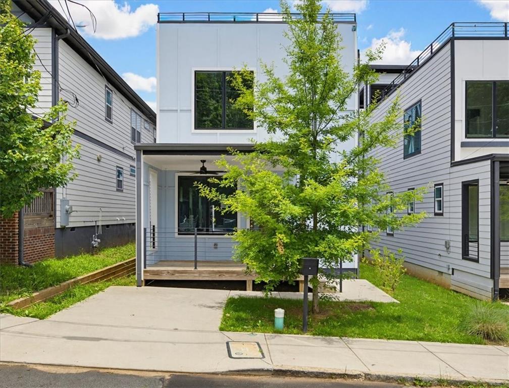 Photo 1 of 38 — 569 Middle Street, Atlanta, GA 30310