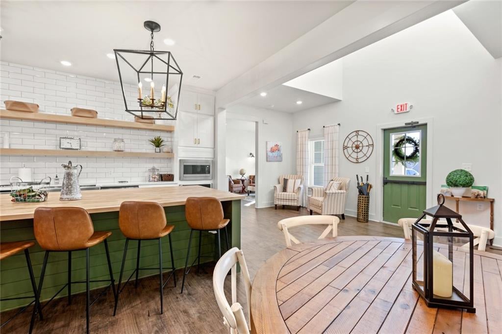 705 Charles Hardy Parkway 018-P