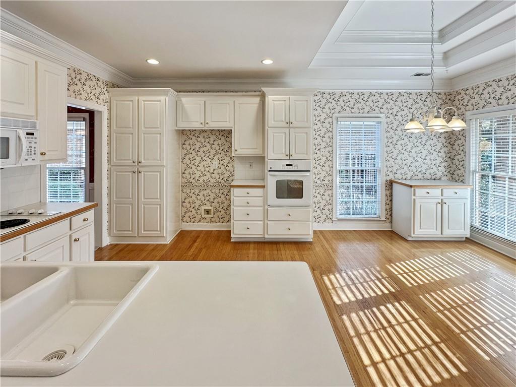 1890 Glenhurst Drive, Snellville, Georgia image 6