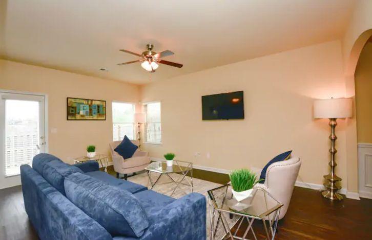 2010 SHORTLEAF Road