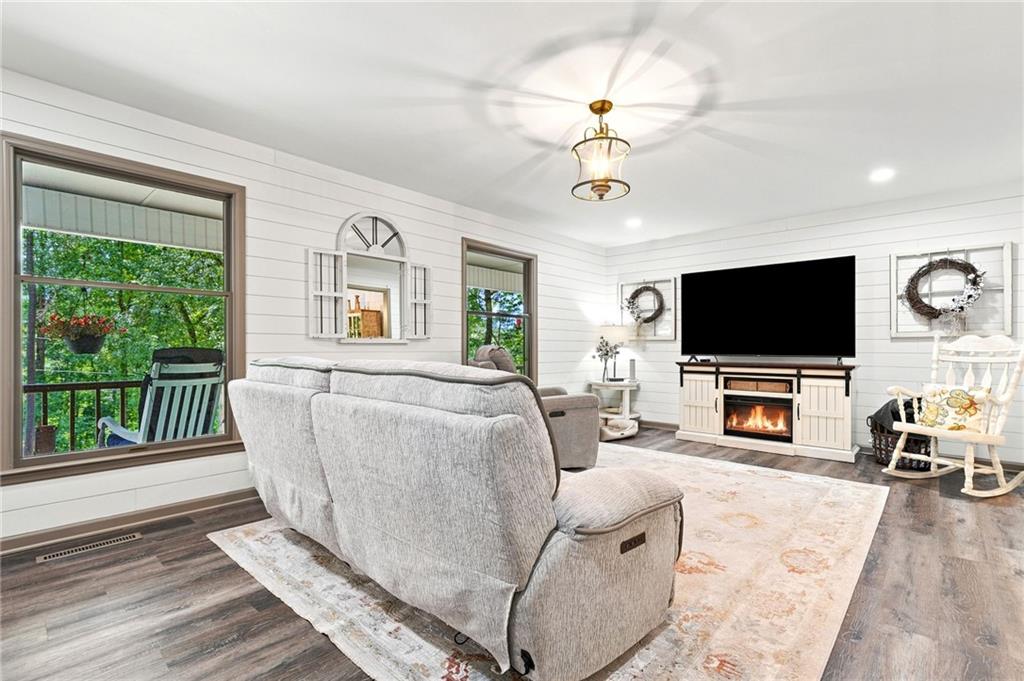 290 Sharptop Ridge Road