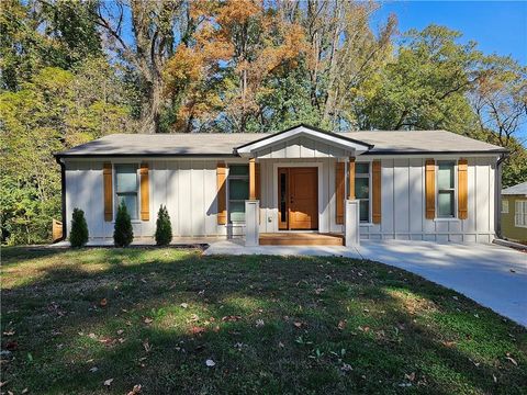 185 Glenrose Circle SW Atlanta GA 30354