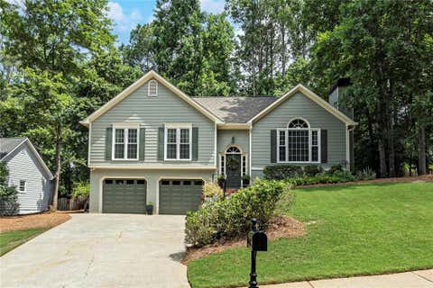 Homes For Sale - 916 Fernwood Road<br/> Woodstock, GA 30189