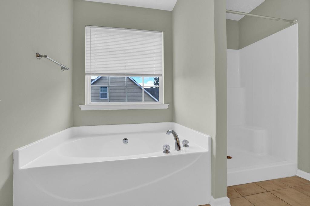 6345 Aarons Way, Flowery Branch, Georgia image 16