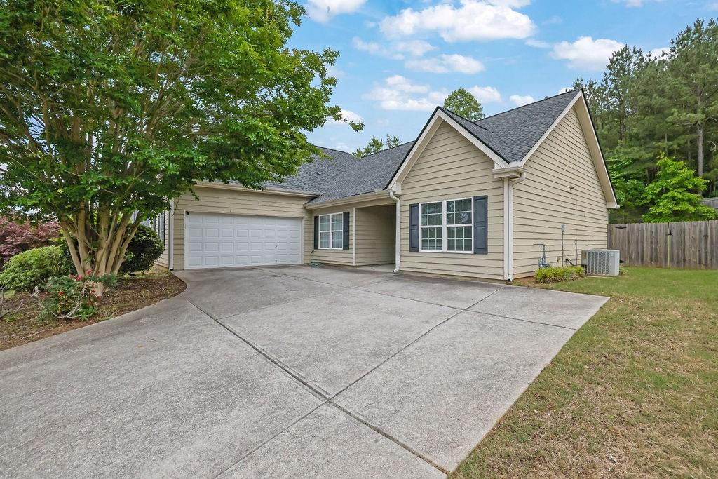 6345 Aarons Way, Flowery Branch, Georgia image 3