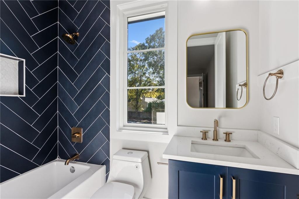 Akunna Court - Residential Lease