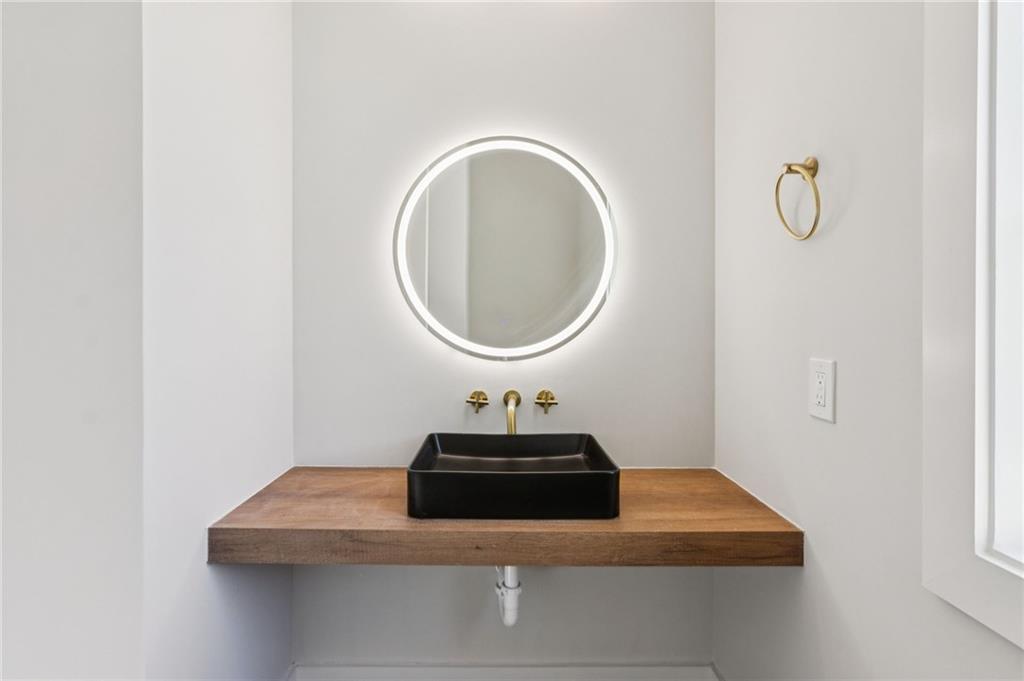 Akunna Court - Residential Lease