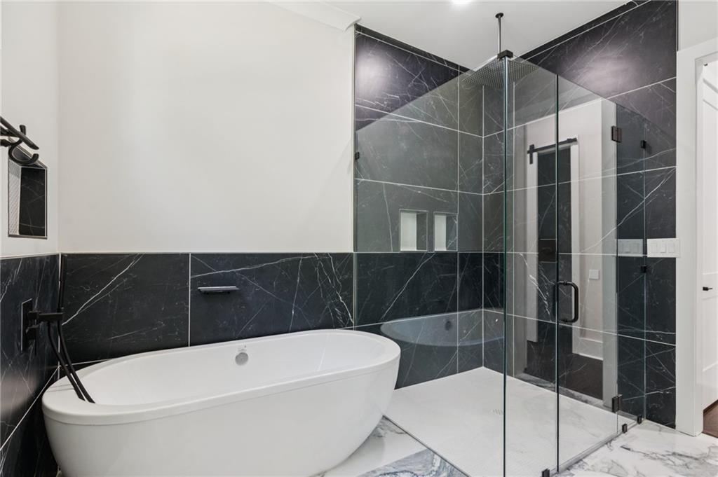 Akunna Court - Residential Lease