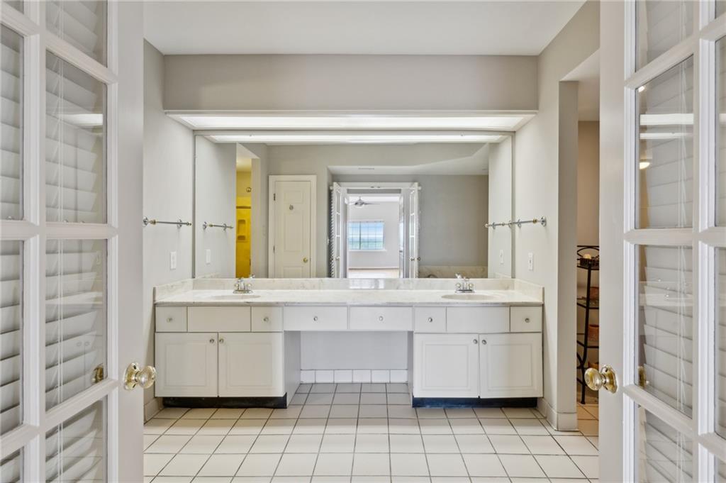 3435 Kingsboro Road NE 1702
