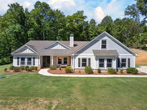 Homes For Sale - 173 W Lake Boulevard<br/> Carrollton, GA 30116