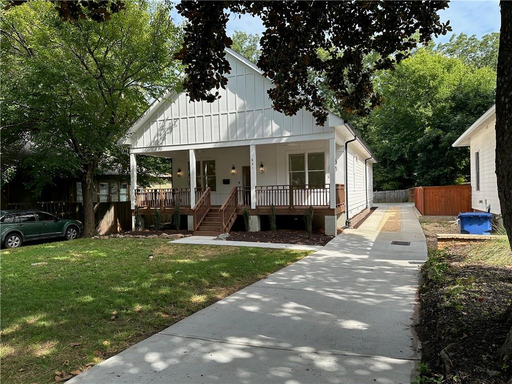 851 Dill Avenue SW