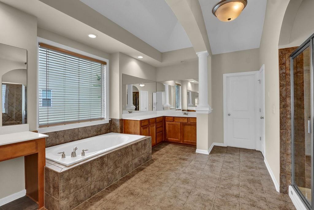1737 Rolling View Way