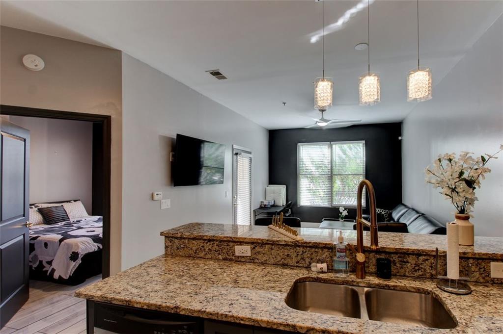 870 Mayson Turner Road NW Unit 1102