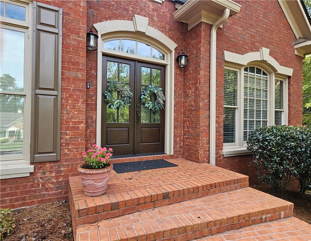 822 Lakeglen Drive