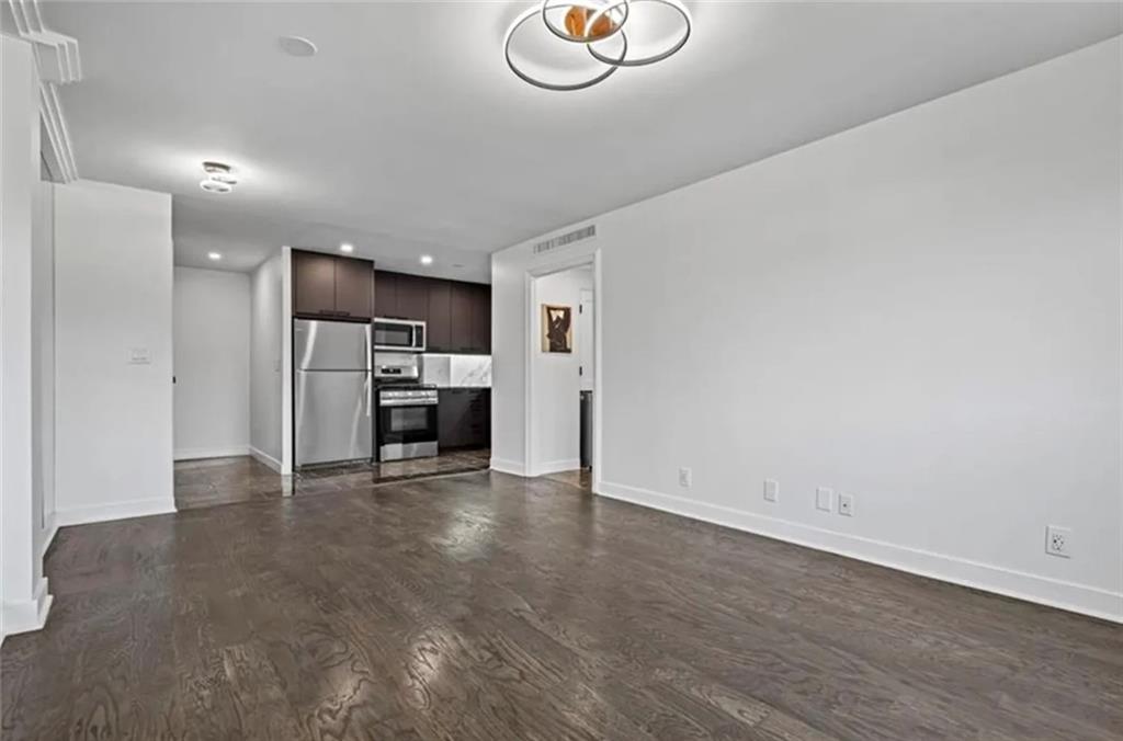 2285 Peachtree Road NE 1004