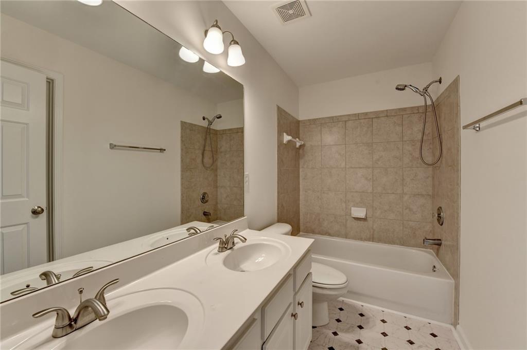 580 Hammersmith Drive, Suwanee, Georgia image 34